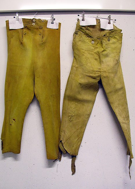 Uniformen und Fahnen   Sammlungszentrum Nationalmuseum Affoltern